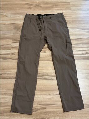 Prana Men's Cargo Pants Zion in olive grey